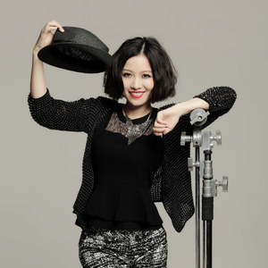 玩弄两个闷骚老熟女
