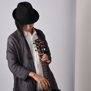 玩弄两个闷骚老熟女
